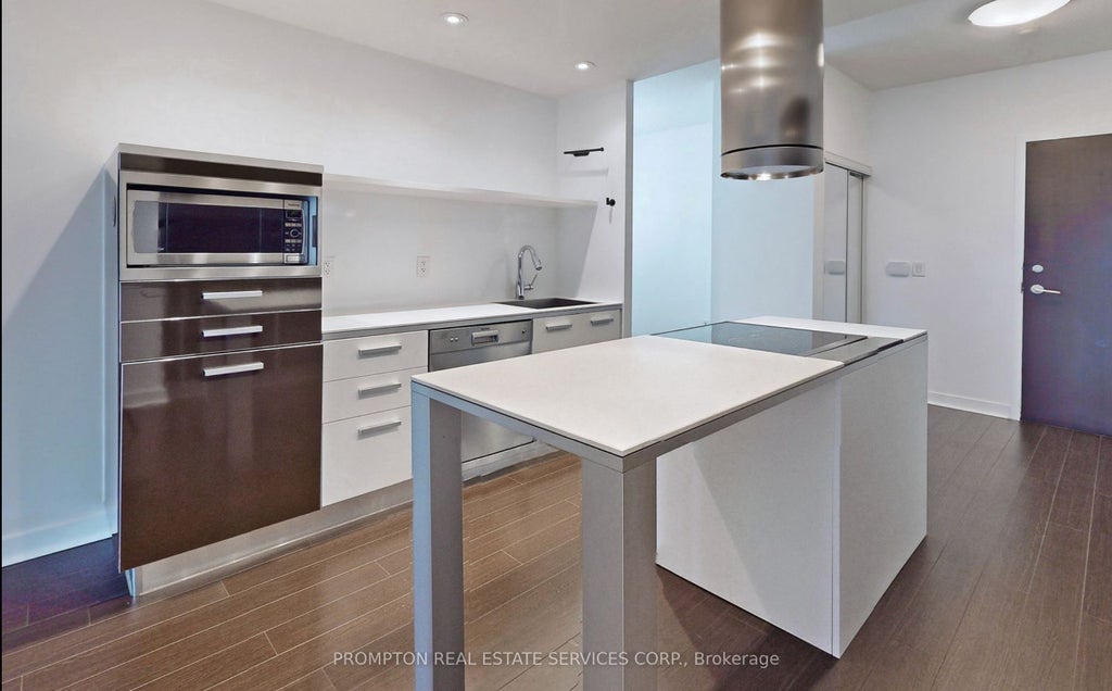 38 Dan Leckie Way 2510, Toronto C01