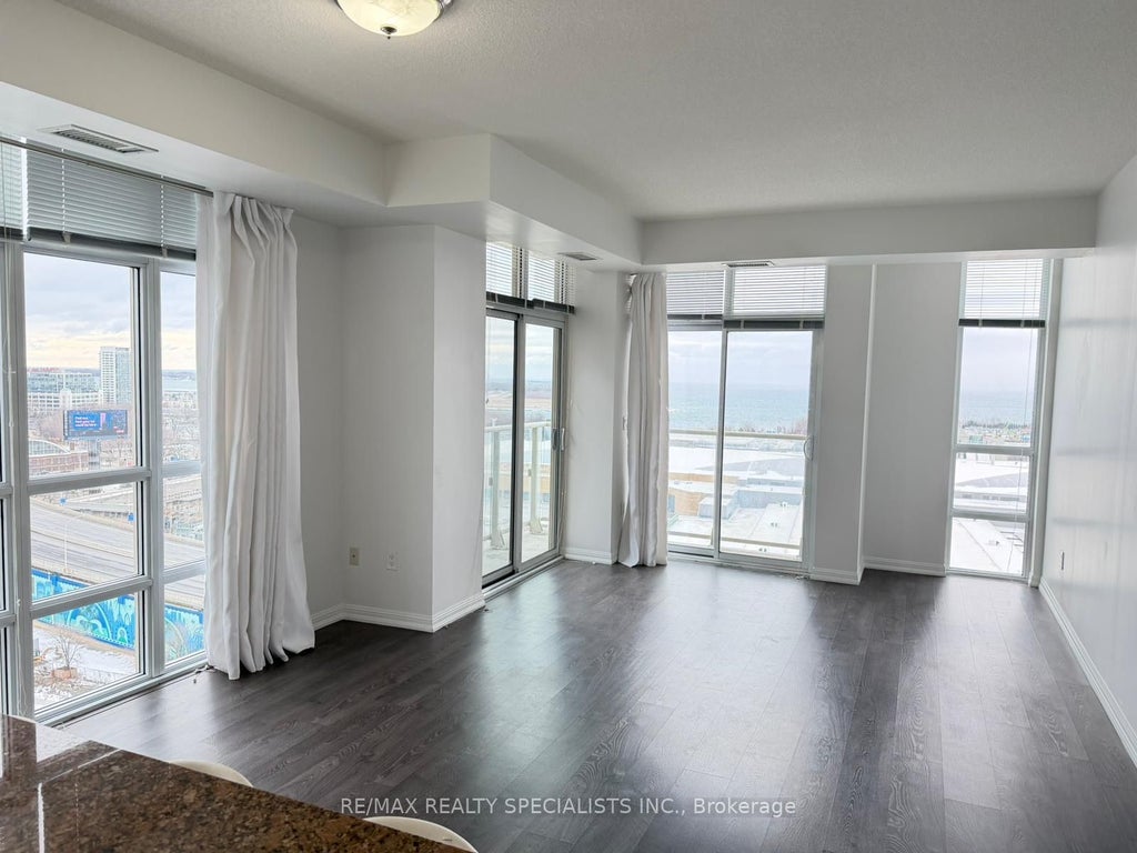 65 East Liberty Street 1802, Toronto C01