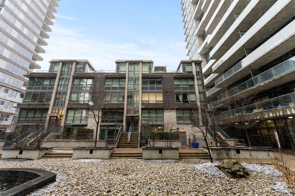 57 East Liberty Street Th16, Toronto C01