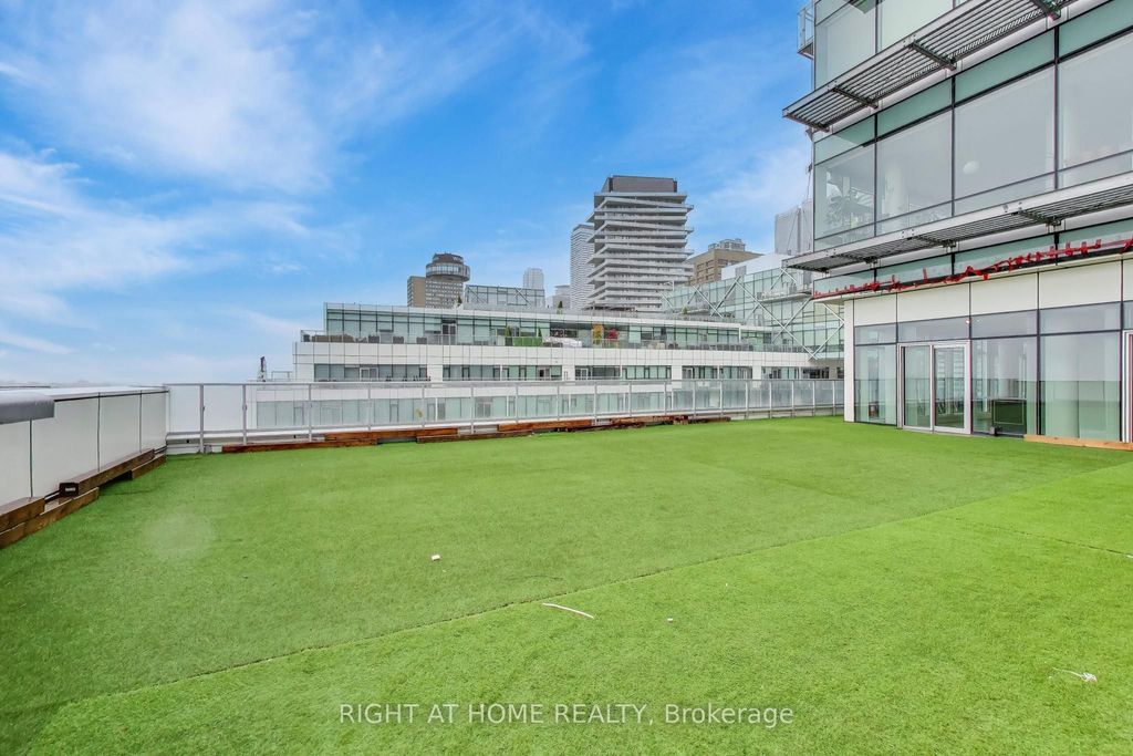 39 Queens Quay E 1126, Toronto C08