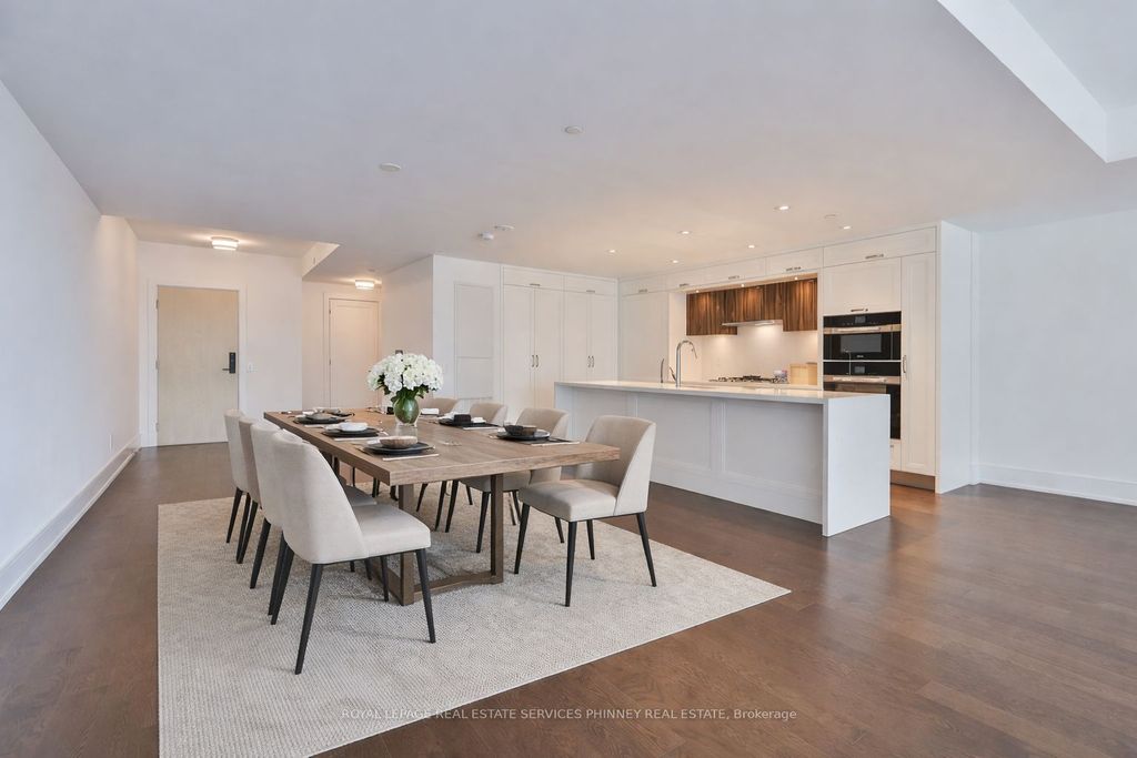 155 Merchants' Wharf N/a 214, Toronto C08