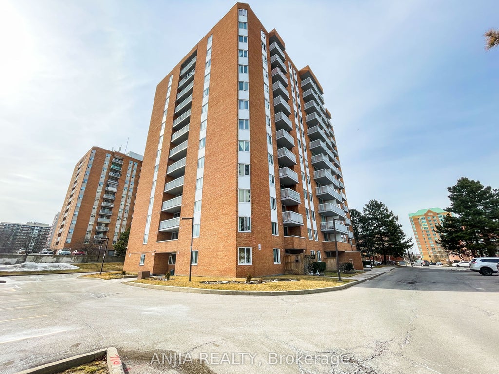 15 Sewells Road Ph3, Toronto E11