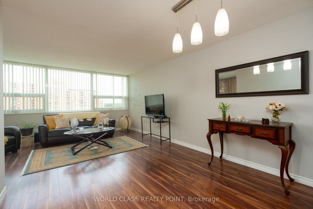 121 Ling Road 1406, Toronto E10