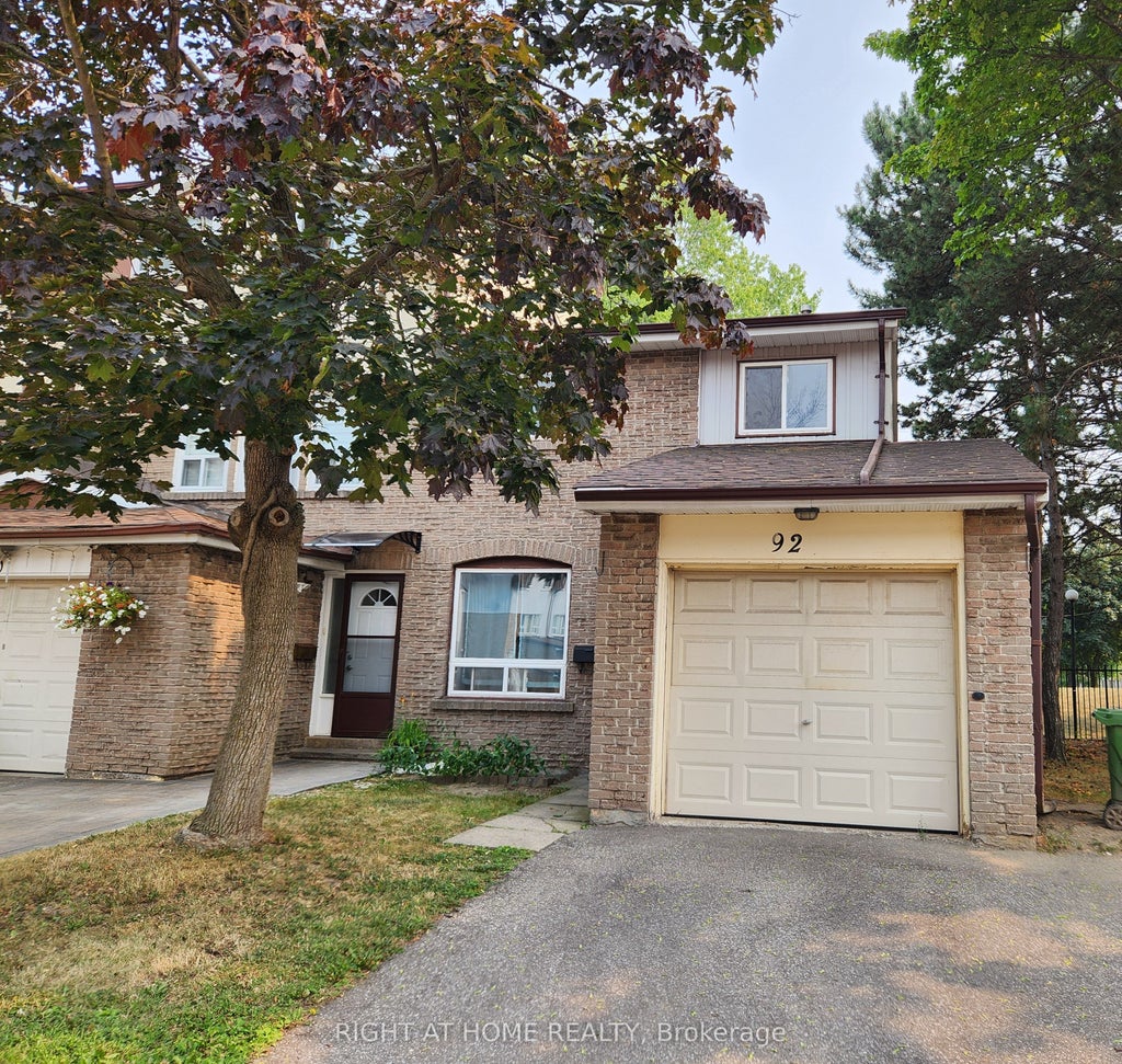 44 Chester Le Boulevard 92, Toronto E05