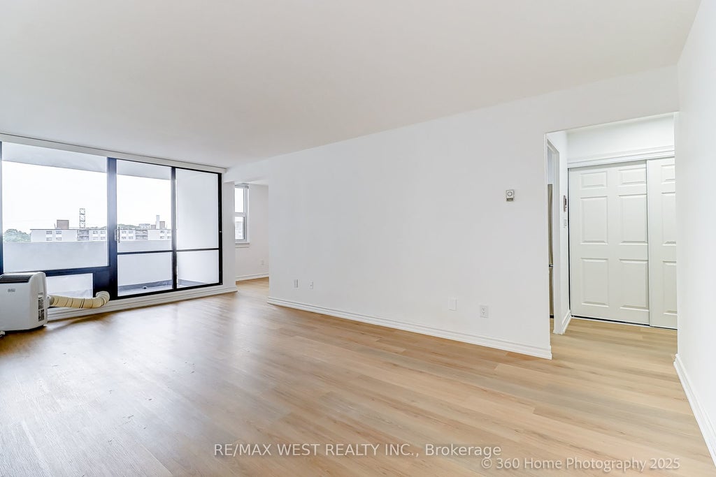 3 Massey Square 803, Toronto E03