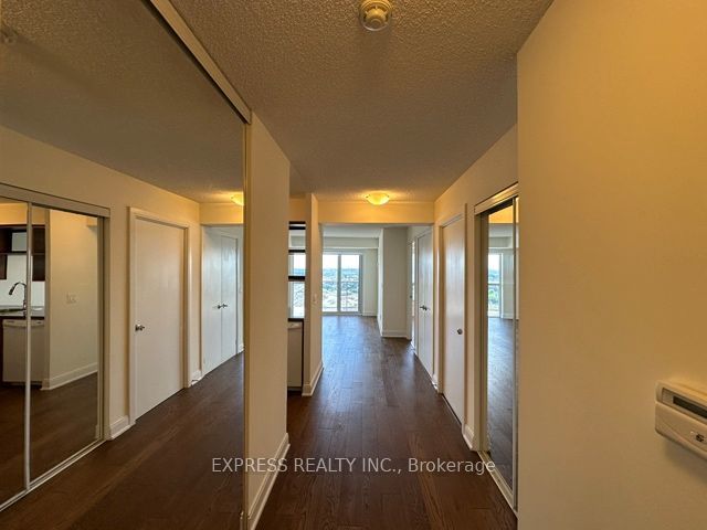 125 Village Green Square 2806, Toronto E07