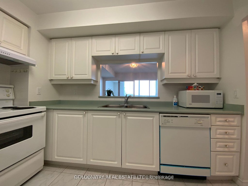 68 Corporate Drive 3329, Toronto E09