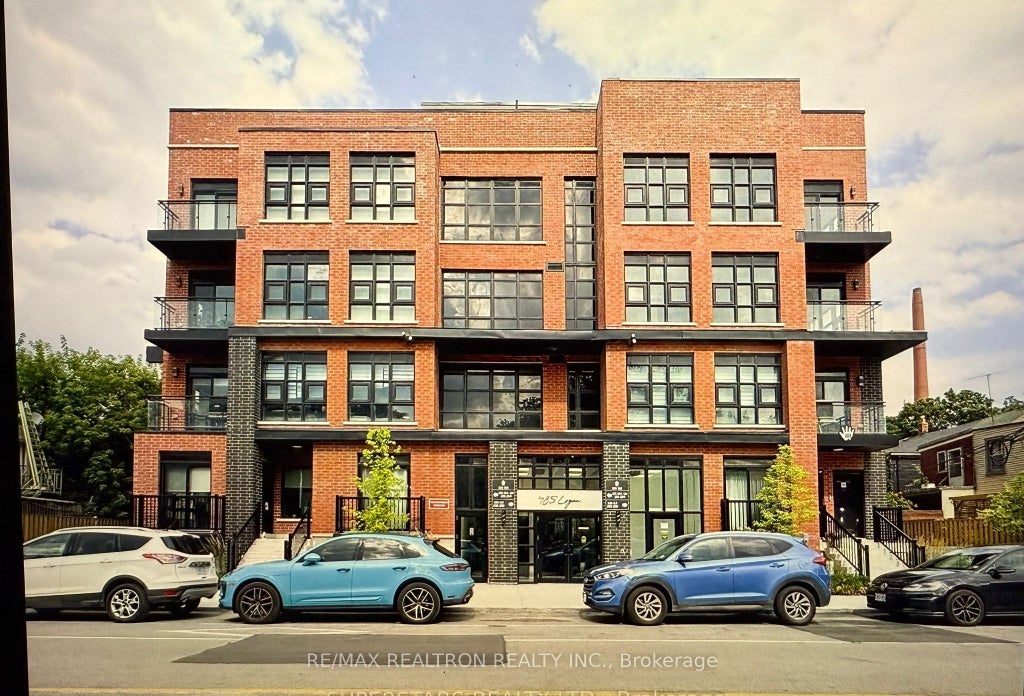 485 Logan Avenue 312, Toronto E01