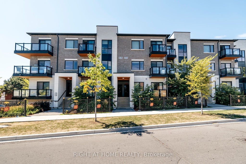 200 Chester Le Boulevard D302, Toronto E05