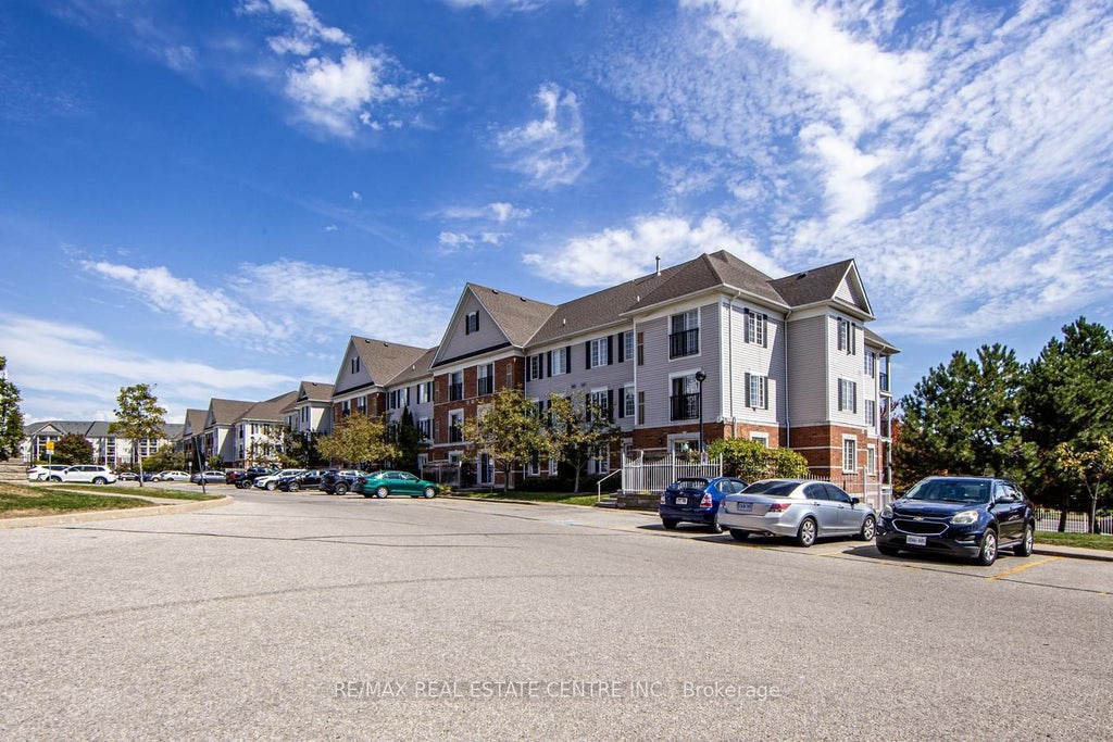 106 Aspen Springs Drive 207, Clarington