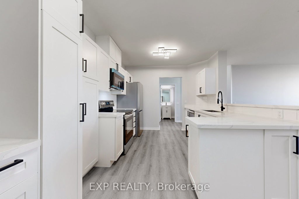 115 Omni Drive Ph09, Toronto E09