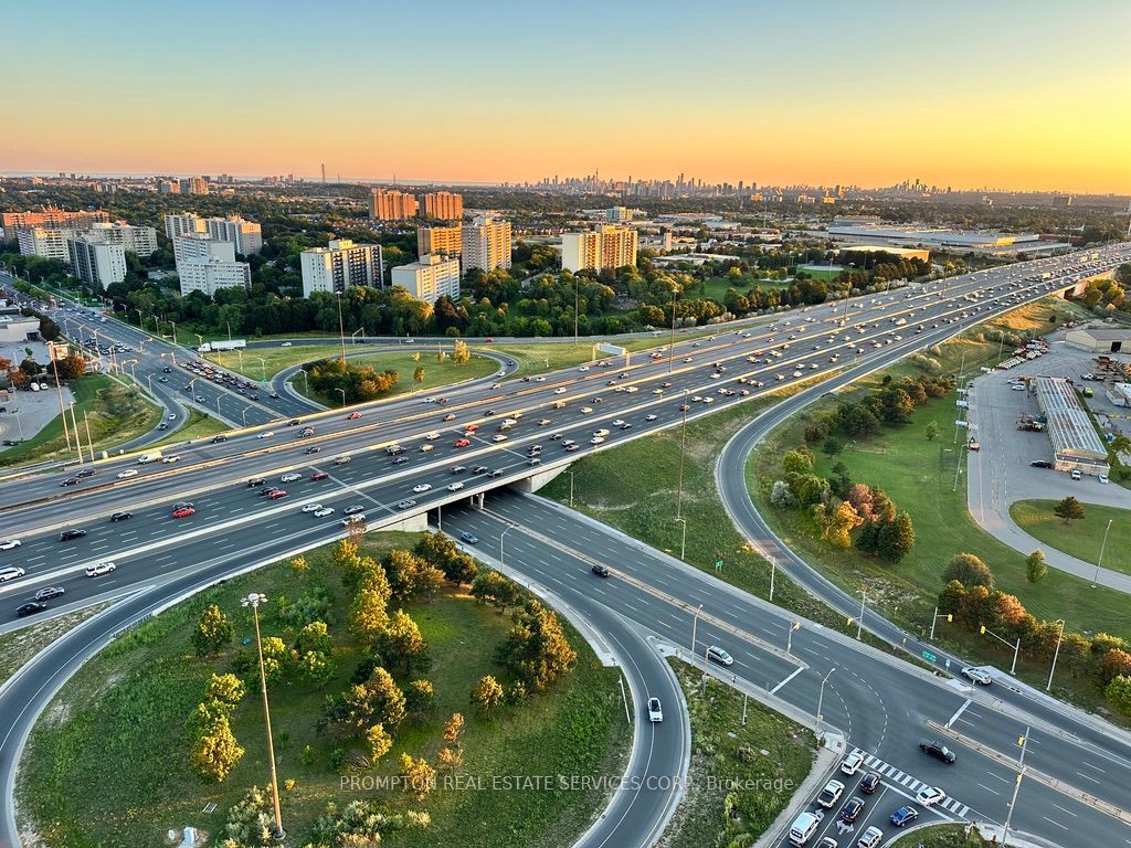 2033 Kennedy Road 3308, Toronto E07