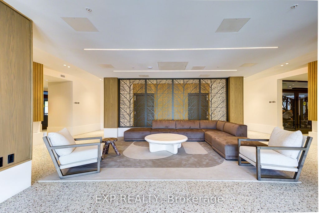 385 Arctic Red Drive N 418, Oshawa