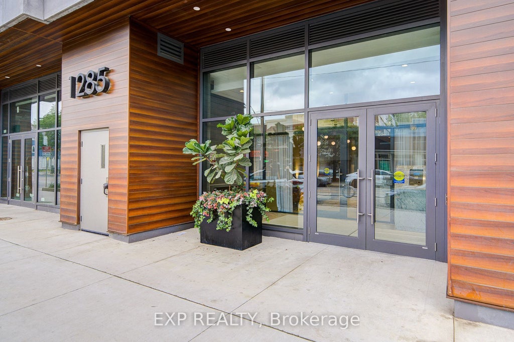 1285 Queen Street E 211, Toronto E01