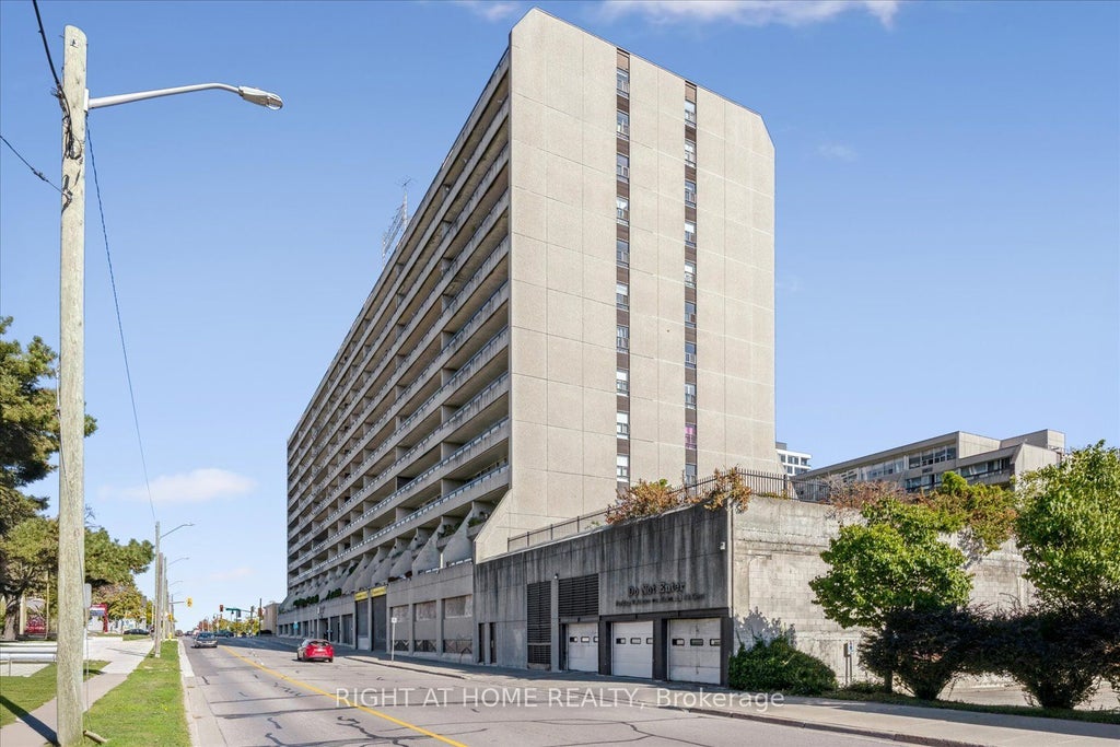 55 William Street E 411, Oshawa