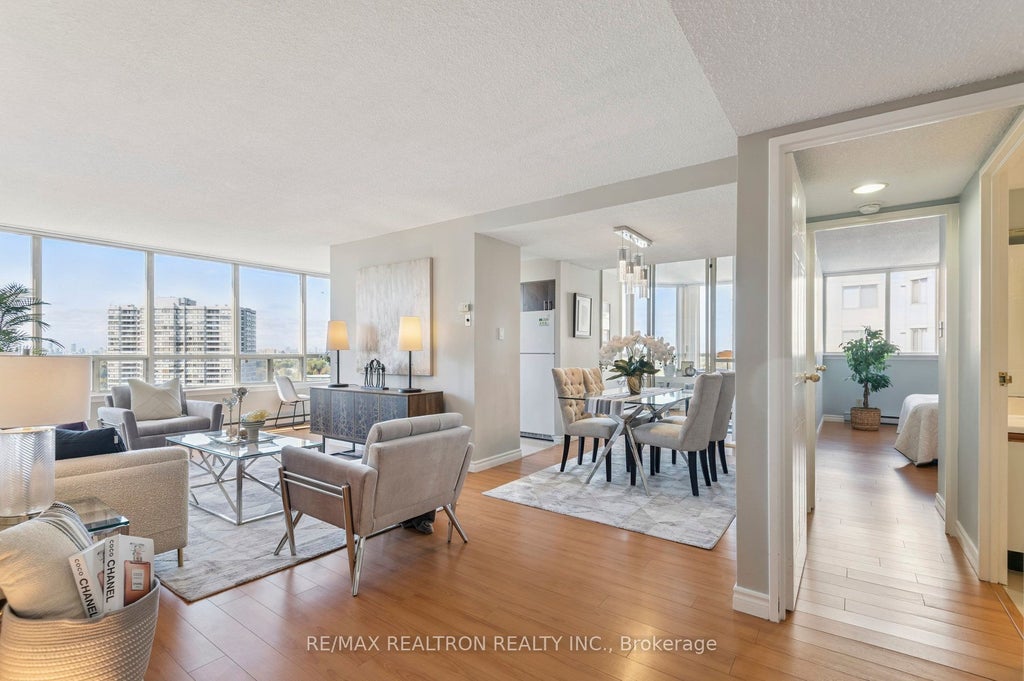 150 Alton Towers Circle 1503, Toronto E07