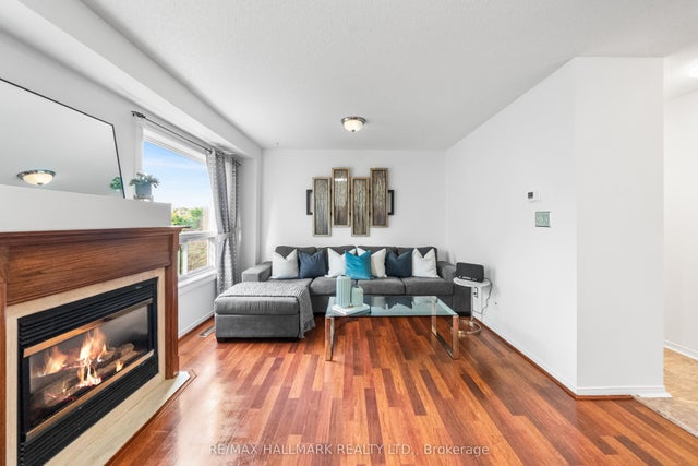 1867 Kingston Road 18, Pickering