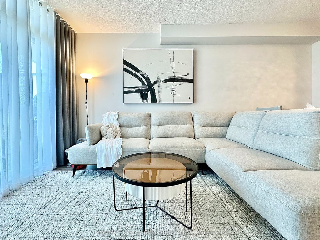 1328 Birchmount Road 1604, Toronto E04