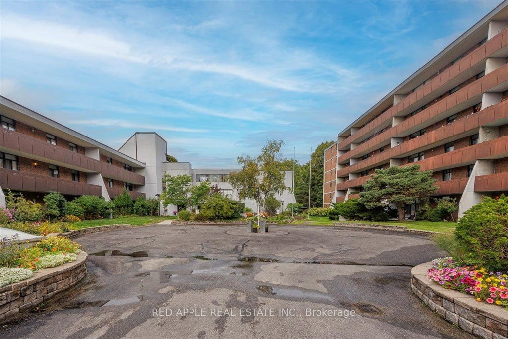 50 Old Kingston Road 2204, Toronto E10