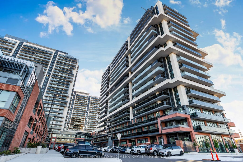 2545 Simcoe Street N 1832, Oshawa