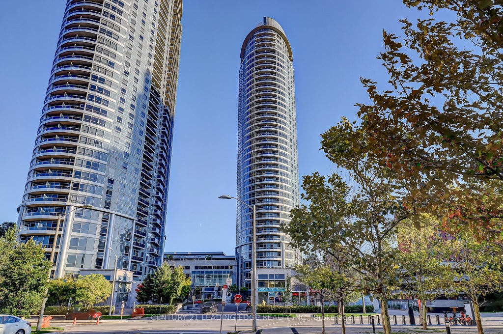 125 Village Green Square 3311, Toronto E07