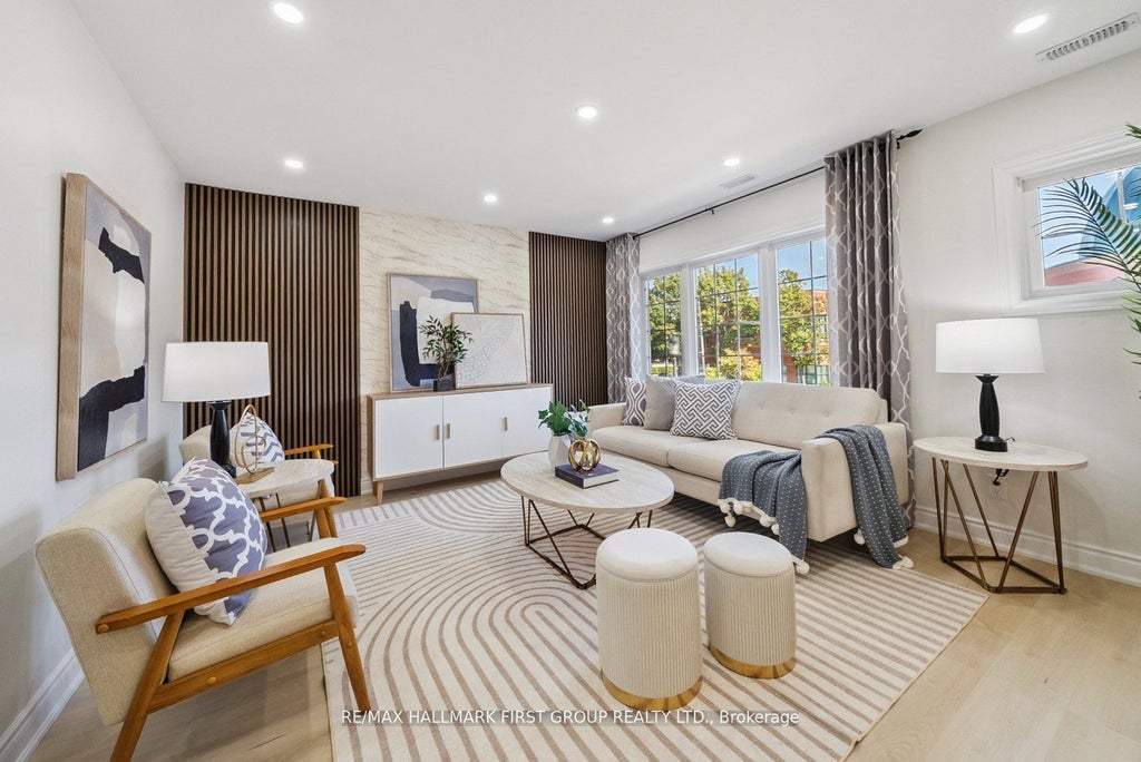 1400 The Esplanade Road N 806, Pickering