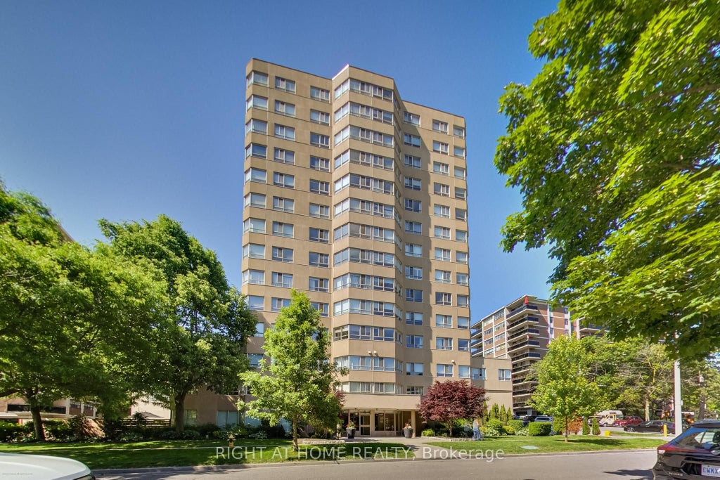 4 Park Vista N/a 1109, Toronto E03