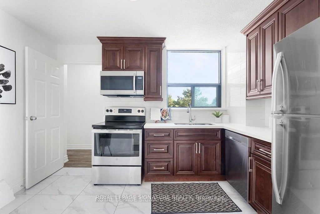 100 Wingarden Court 315, Toronto E11