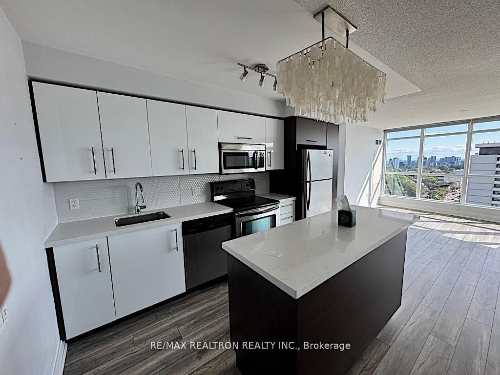 1048 Broadview Avenue 2002, Toronto E03