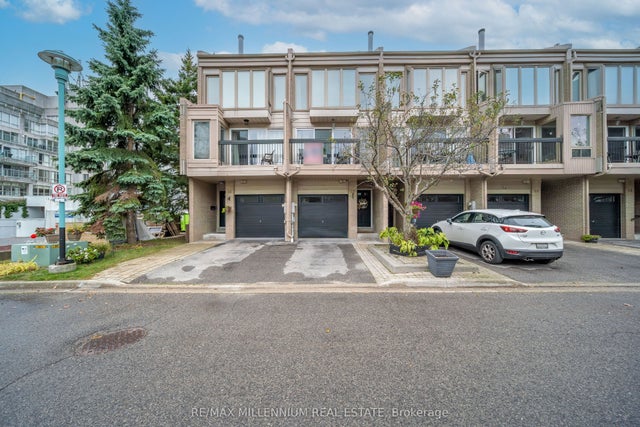 62 Cumberland Lane, Ajax
