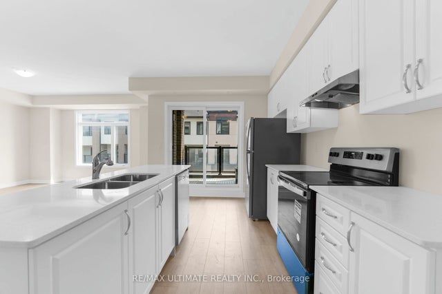 1695 Dersan Street 1310, Pickering