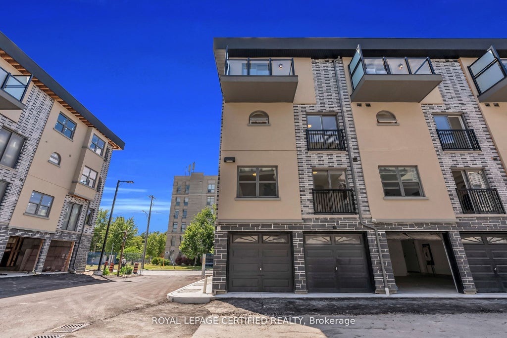 400 Mary Street E 38, Whitby