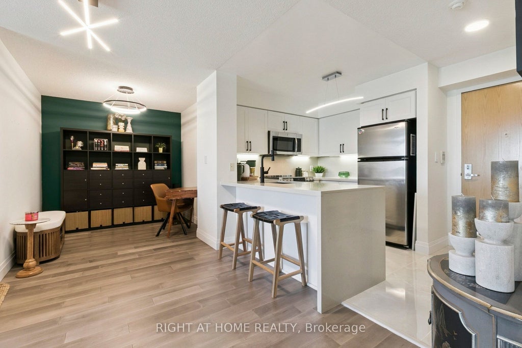 88 Grangeway Avenue 2106, Toronto E09