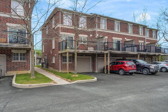 571 Longworth Avenue 13, Clarington