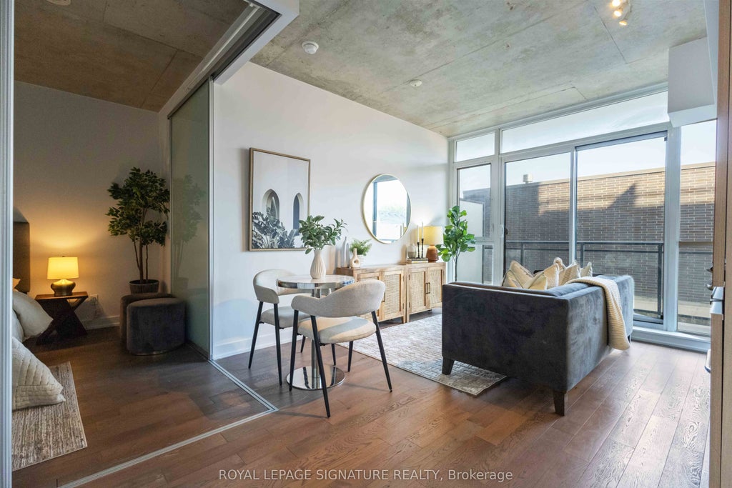 1190 Dundas Street E 406, Toronto E01