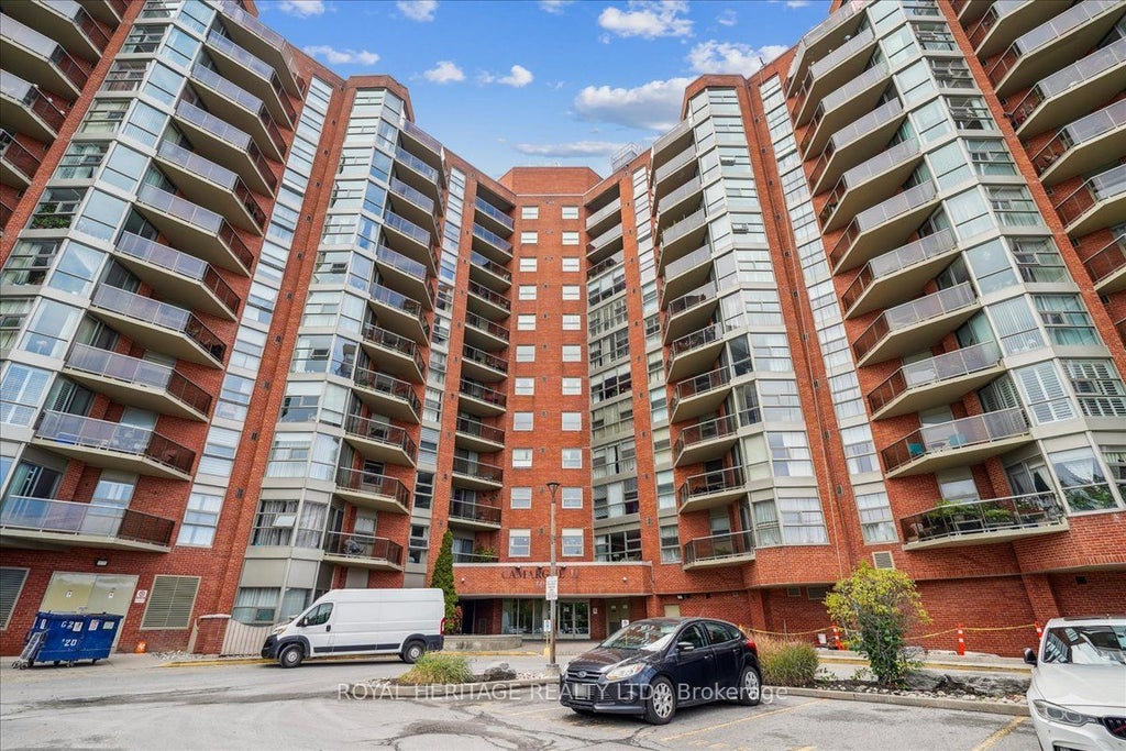 20 Dean Park Road 1116, Toronto E11