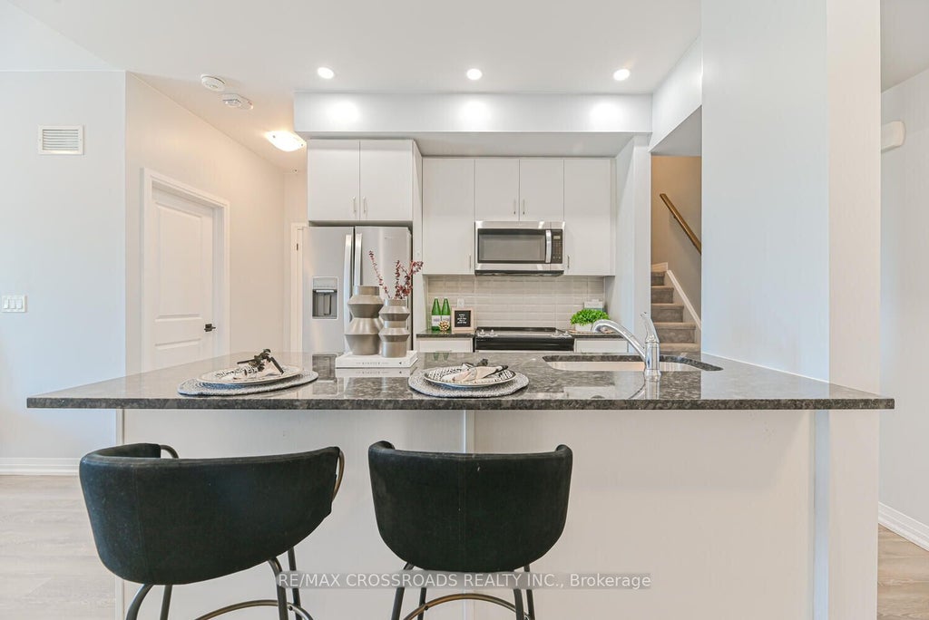 2635 William Jackson Drive 723, Pickering