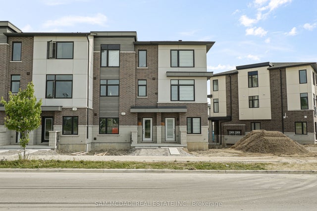 1695 Dersan Street 601, Pickering