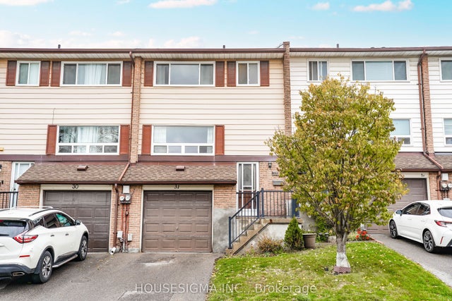 321 Blackthorn Street 31, Oshawa