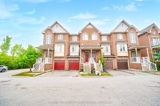 16 Boone Lane, Ajax