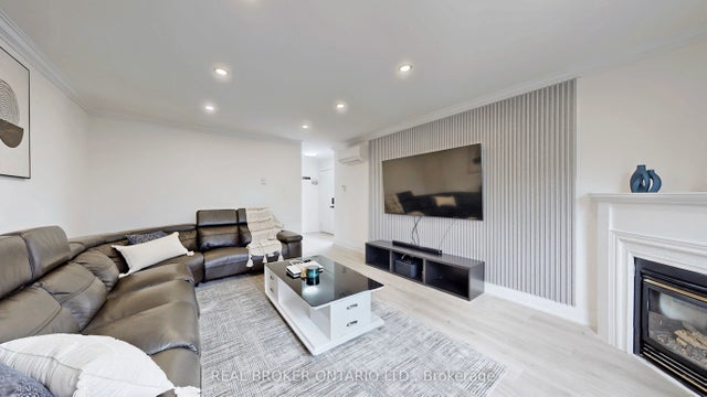 909 King Street W 26, Oshawa