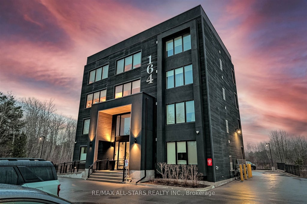 164 Cemetery Road 301, Uxbridge