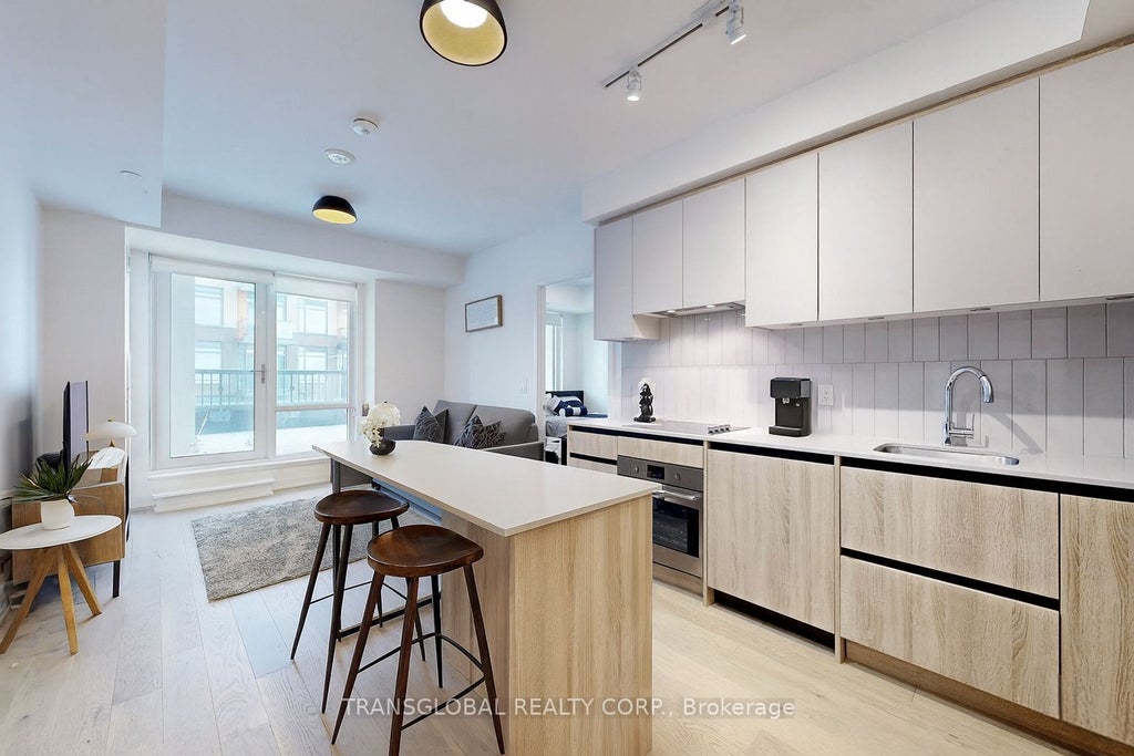 7950 Bathurst Street 202, Vaughan