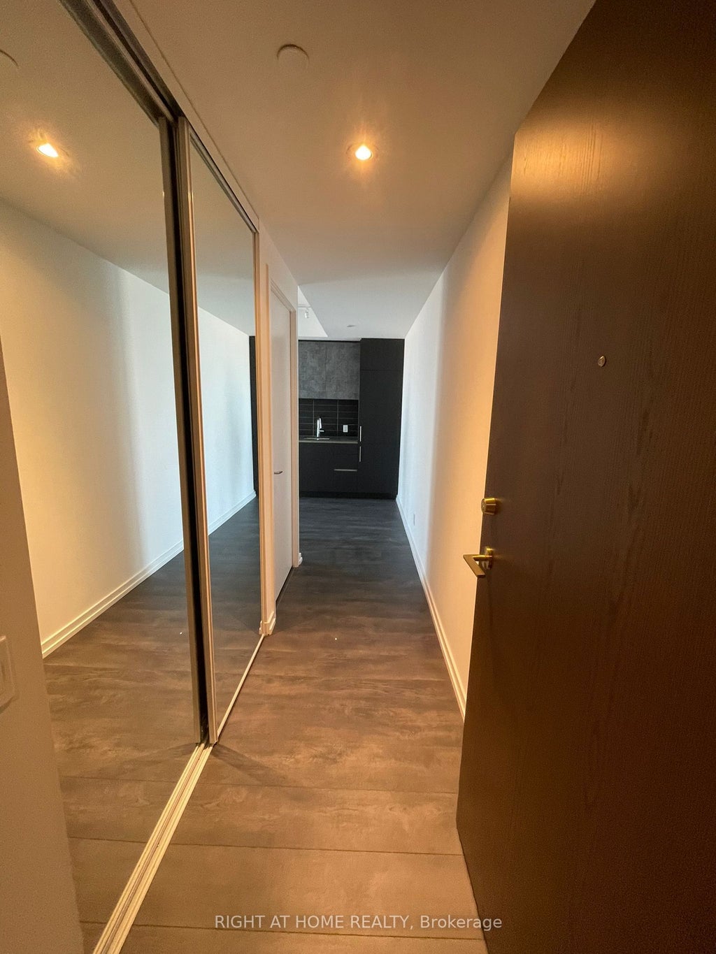 1000 Portage Parkway 5015, Vaughan