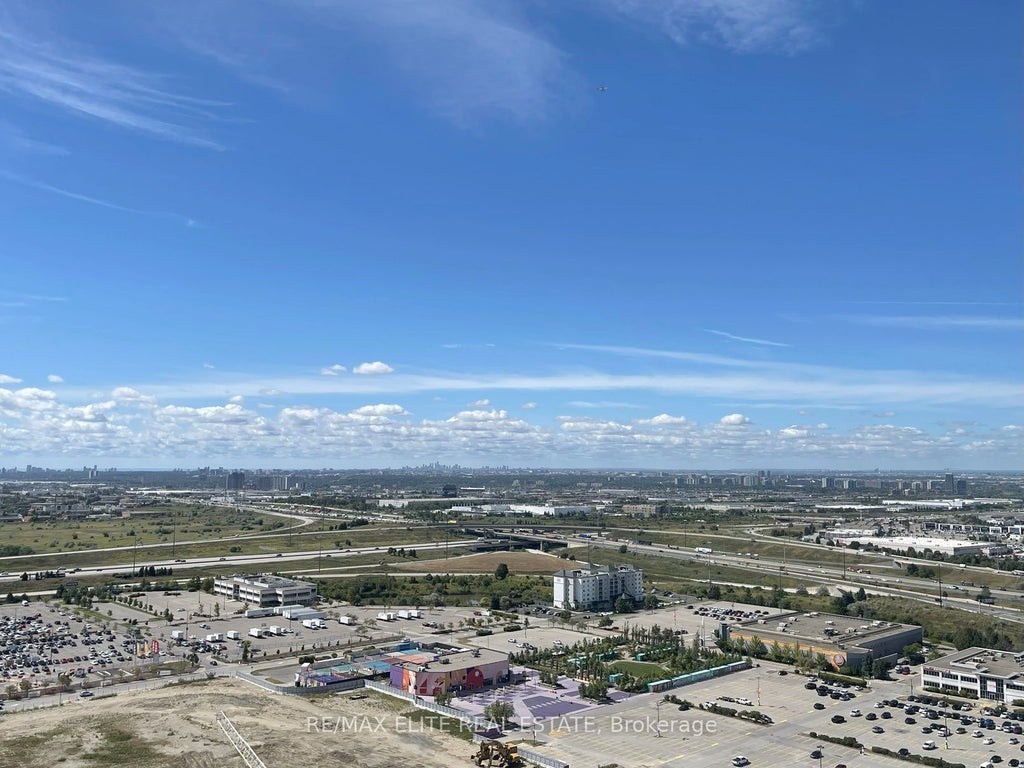 28 Interchange Way N/a 3102, Vaughan