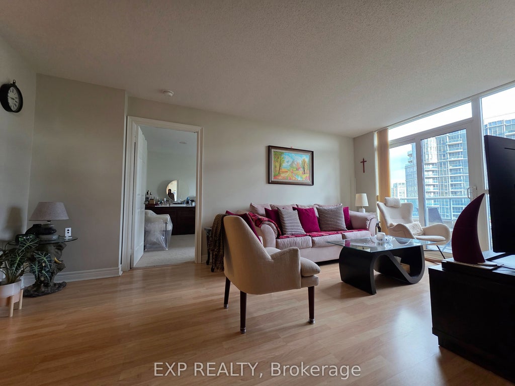 33 Cox Boulevard 911, Markham