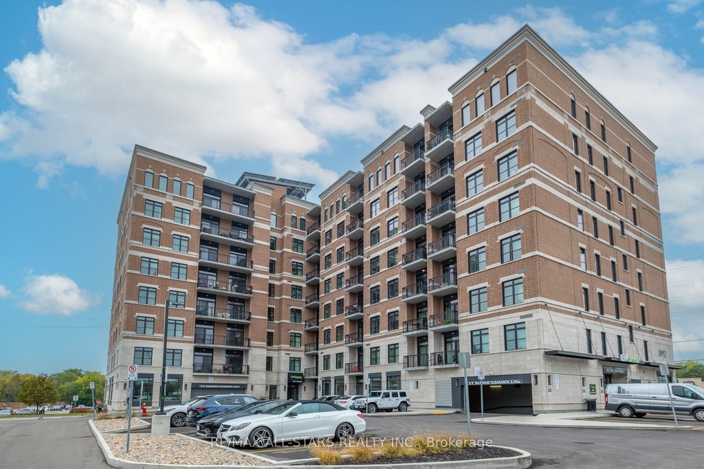 5917 Main Street 309, Whitchurch-Stouffville