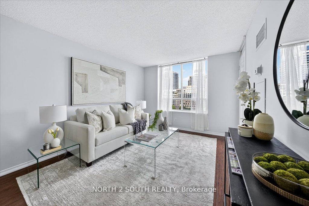 29 Northern Hts Drive 916, Richmond Hill