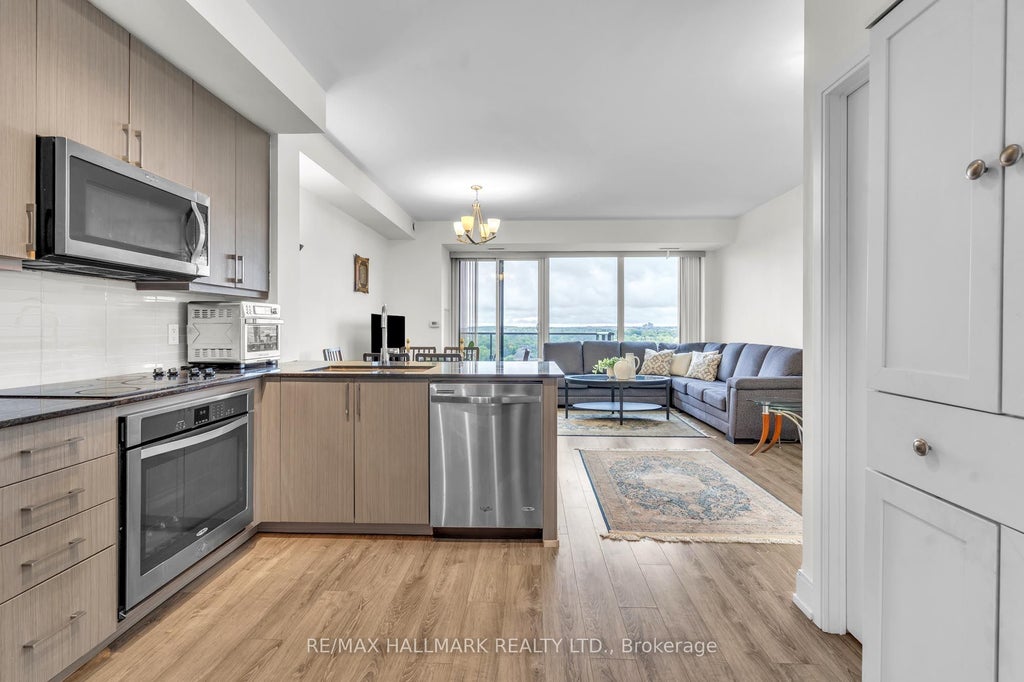 9608 Yonge Street 1609, Richmond Hill