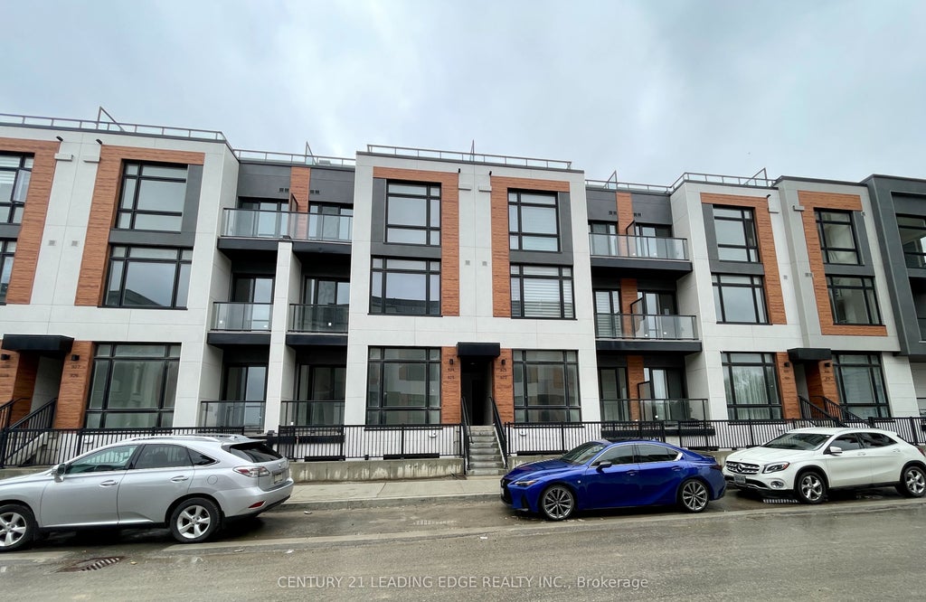 2 Steckley House Lane 924, Richmond Hill